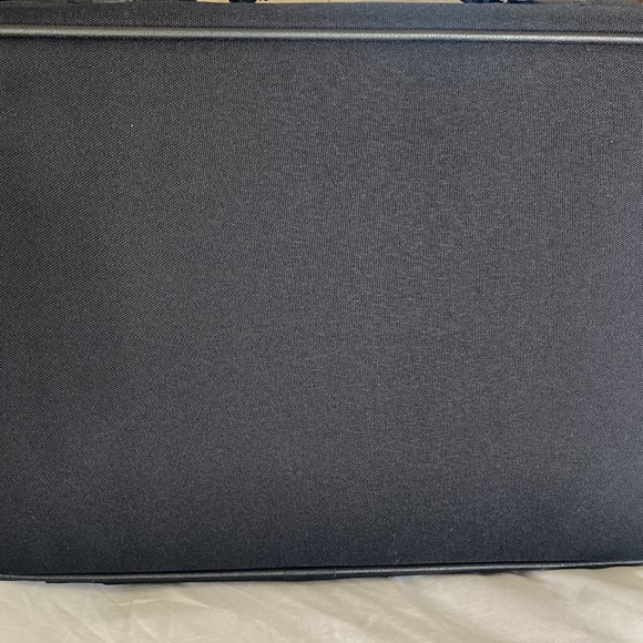 Laptop Notebook Carrying Shoulder Bag-Black, Excellent Condition -Rarely Used - Picture 2 of 8